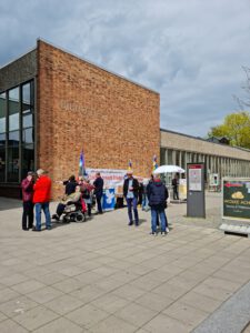 Infostand Friedensbündnis Neubrandenburg